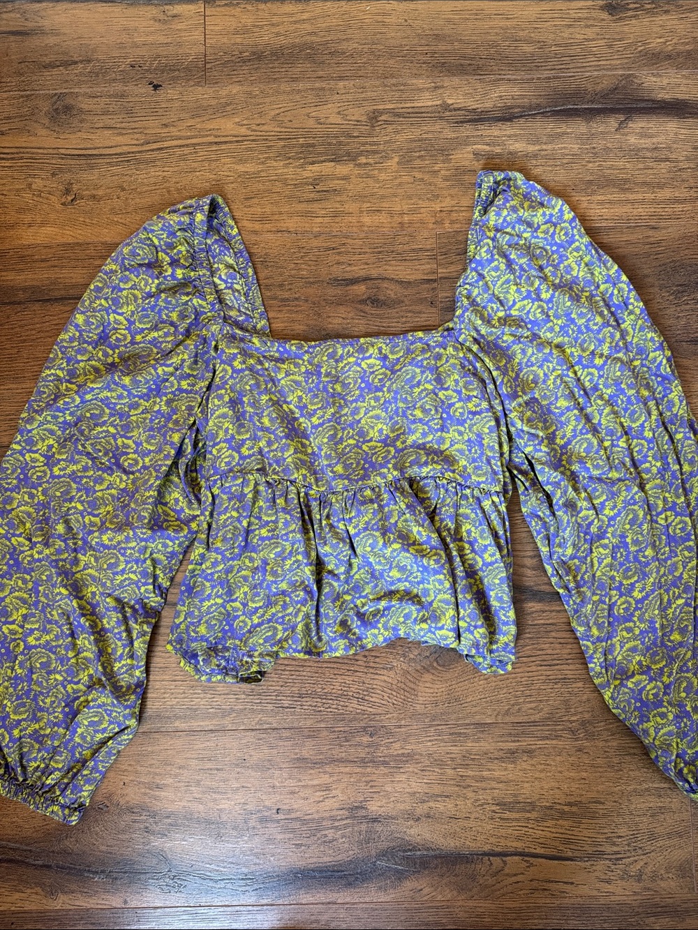 Abound Floral Square-Neck Puff Sleeve Crop Top in Purple and Lime